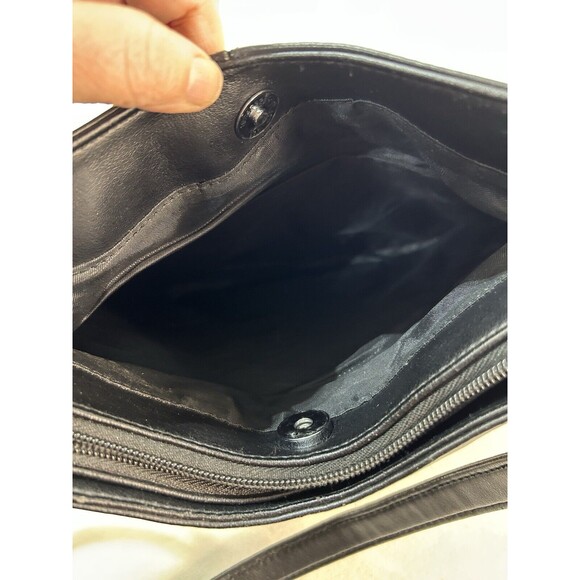 Black Leather Handbag, unbranded, Zippered Pockets - Picture 4 of 5
